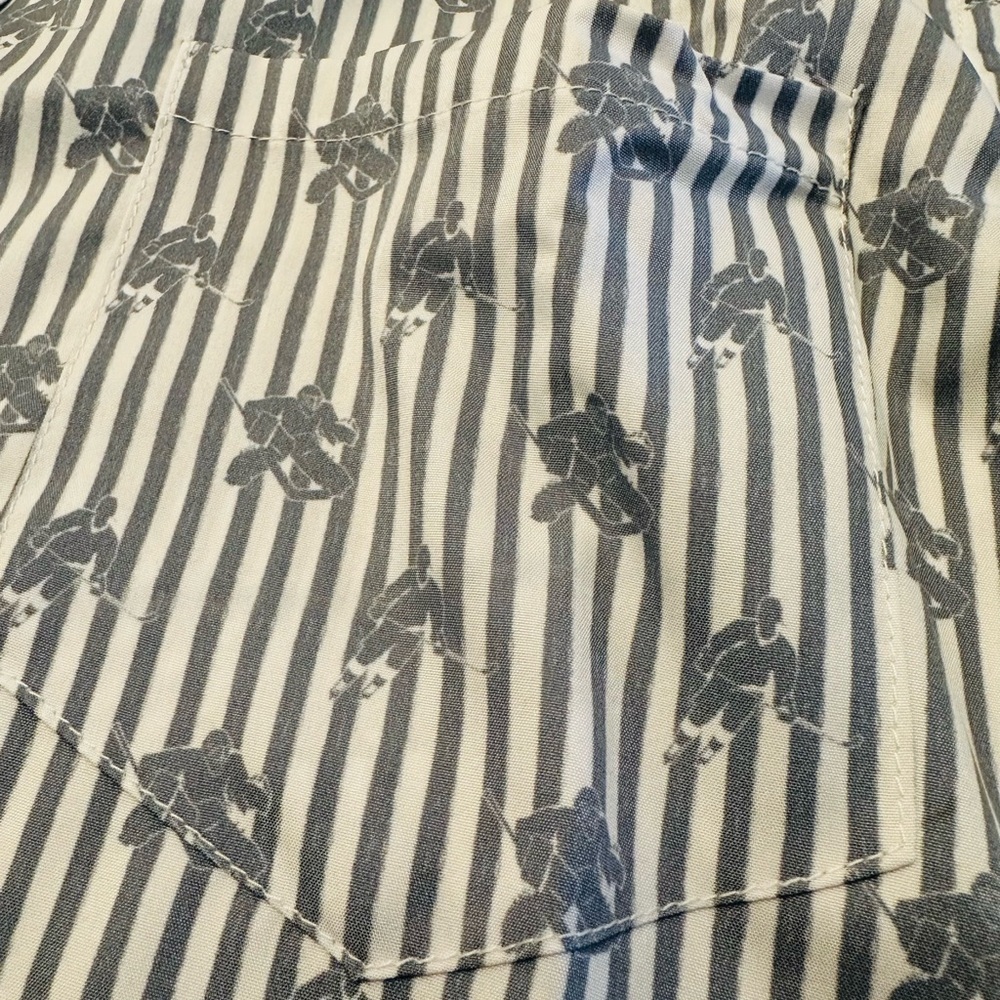 Chalktalk Sports Hockey Short Sleeve Stretch Collared Button Shirt Men’s M NWOT - Picture 10 of 11